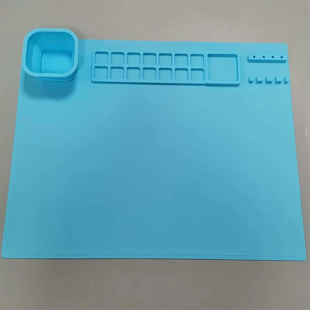 Premium Washable Silicone Art Mat – Ideal for Oil and Color Painting!