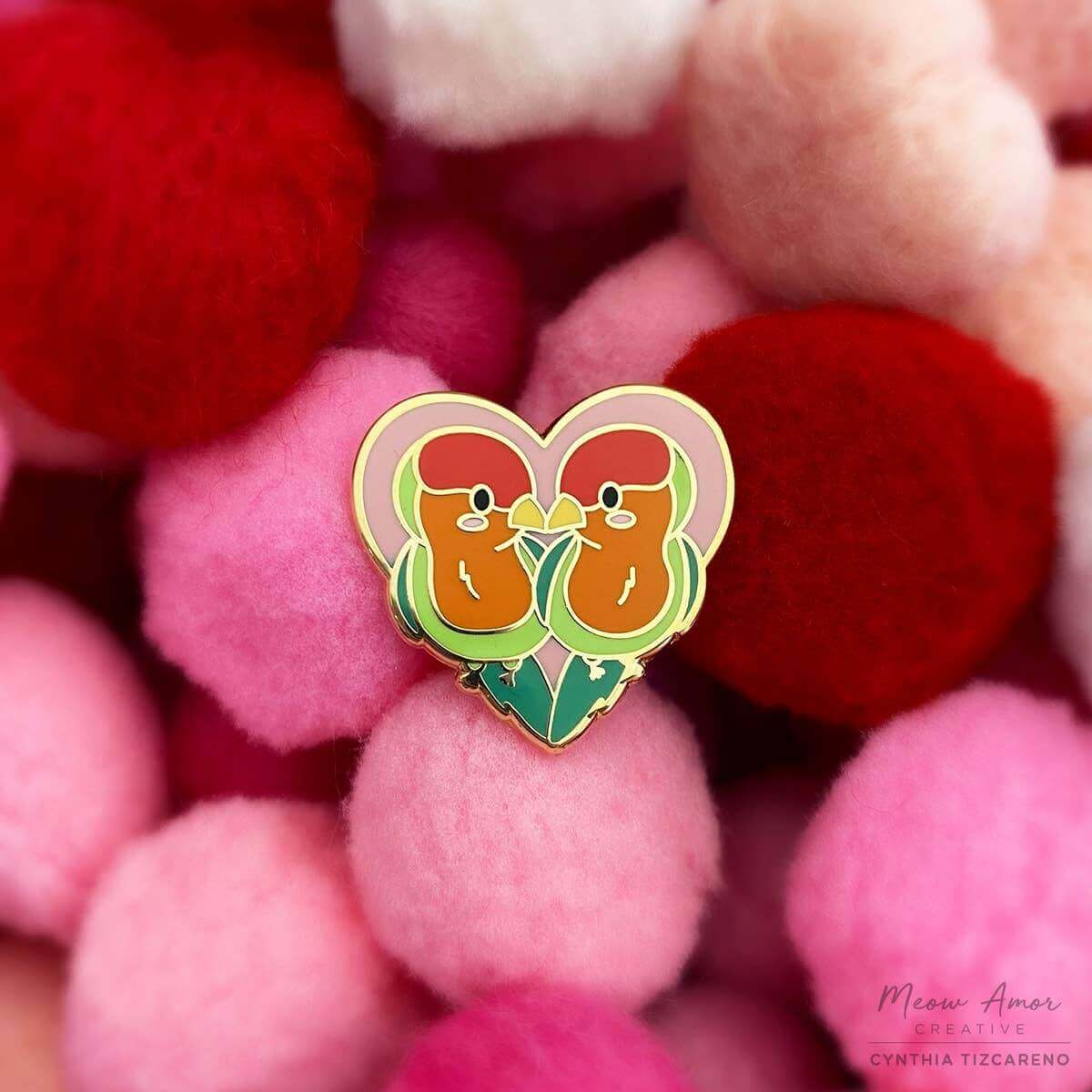 Love Birds Enamel Pin - Adorable love birds can be the perfect gift