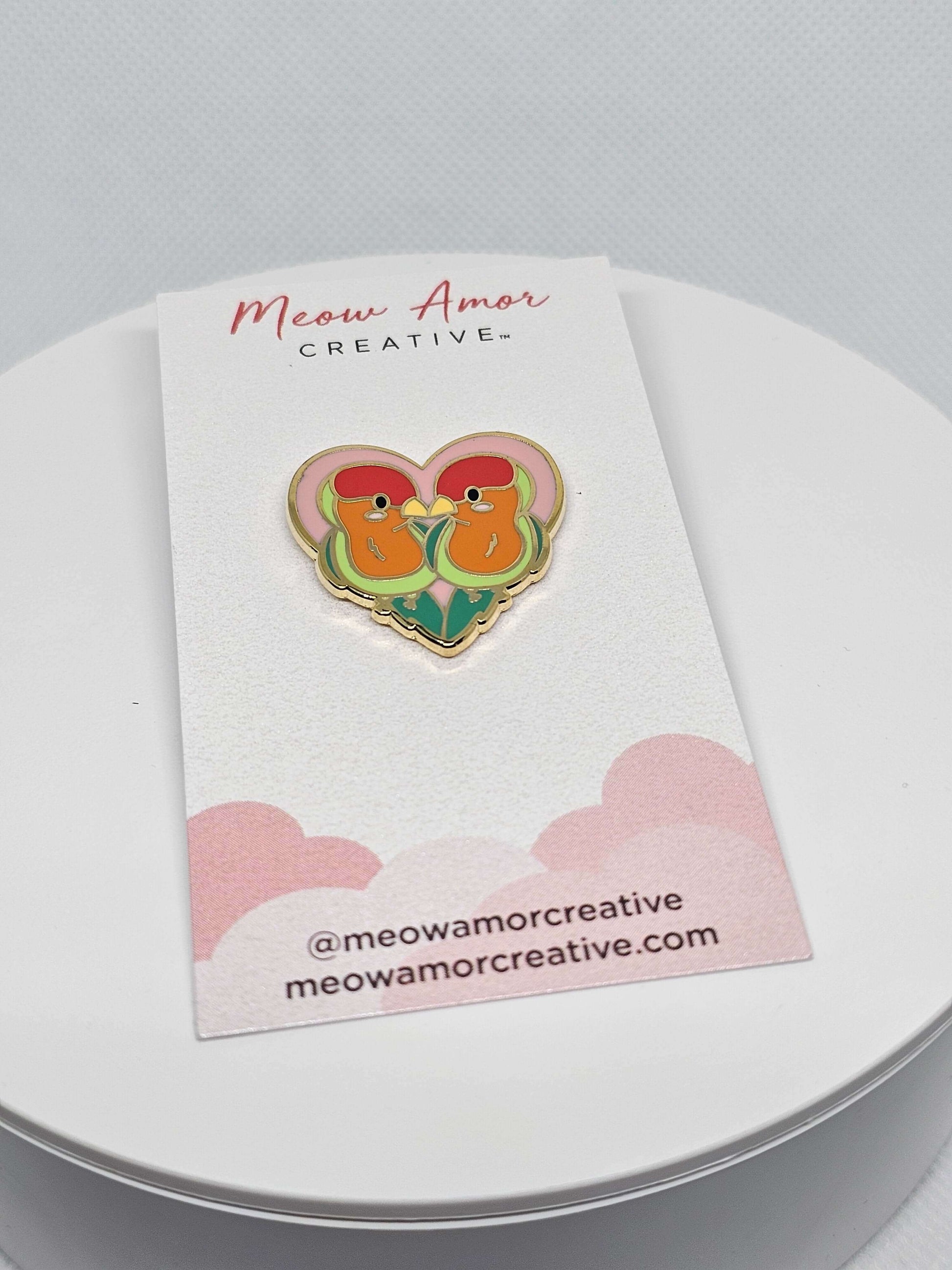 Love Birds Enamel Pin - Adorable love birds can be the perfect gift