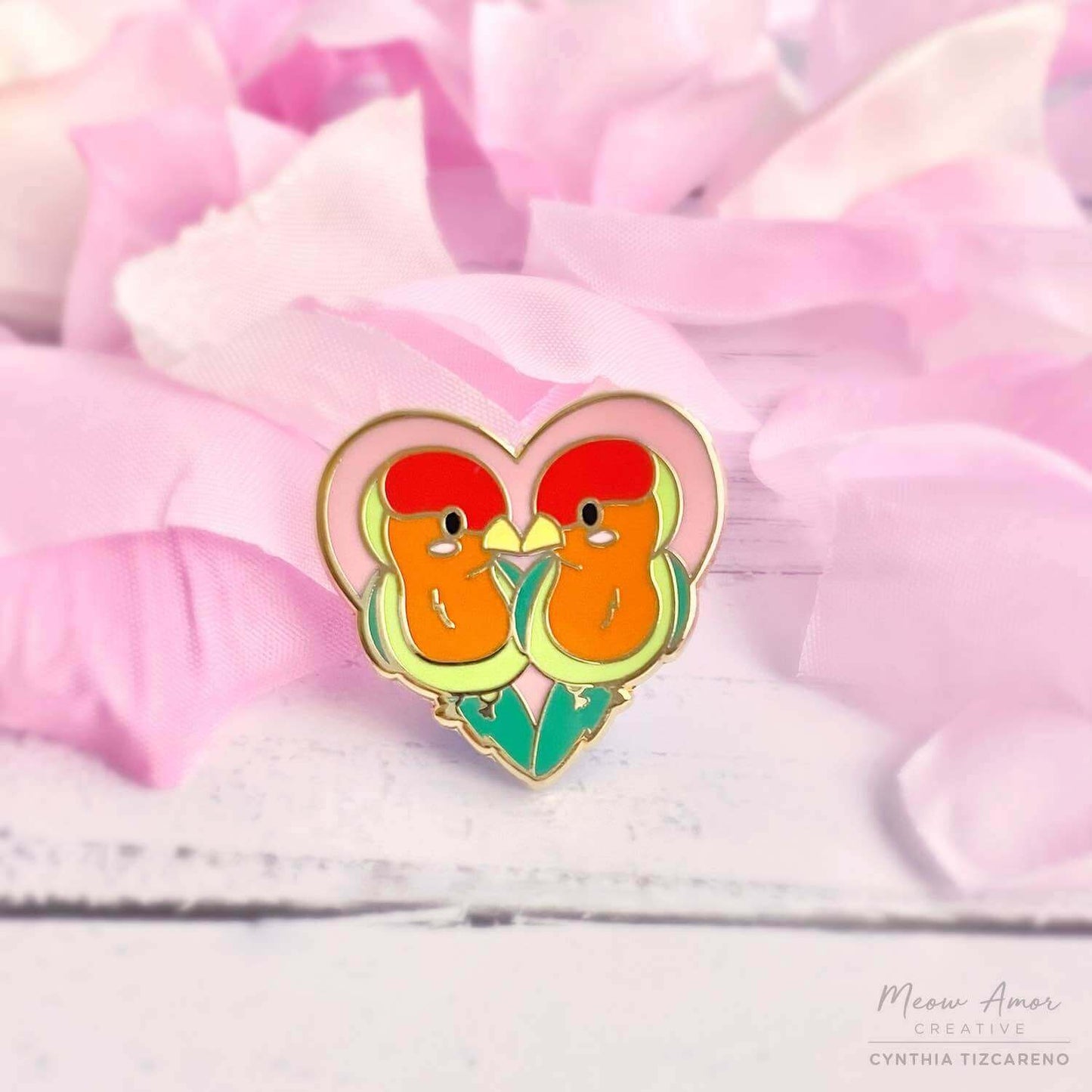 Love Birds Enamel Pin - Adorable love birds can be the perfect gift